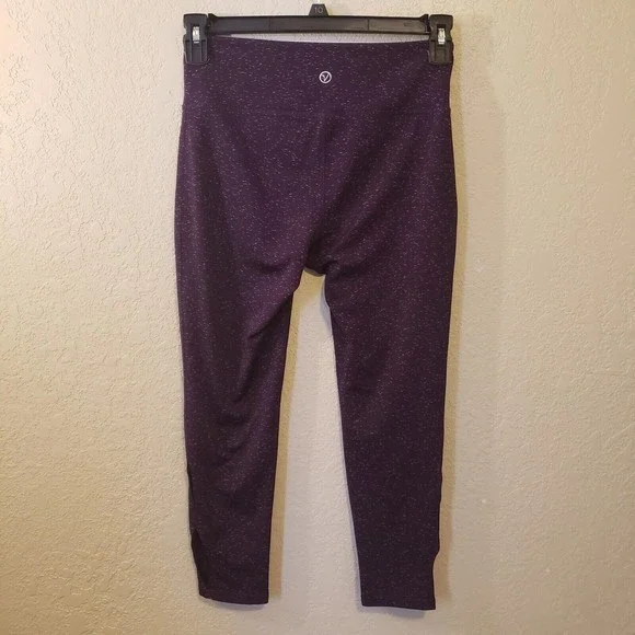 VOGO Athletica Women's Yoga Capri Leggings Sz Small Burgundy - Picture 3 of 4
